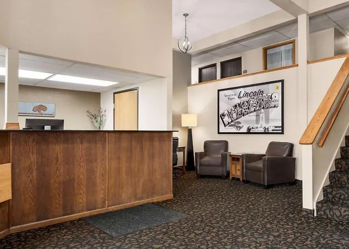Super 8 By Wyndham Lincoln North